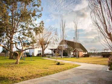Casa amb jardí en venda a Sant Jaume d'Enveja