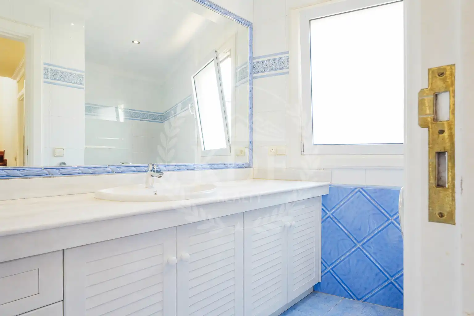 Bathroom of Houses for sale in El Rosario  with Private garden, Terrace and Swimming Pool