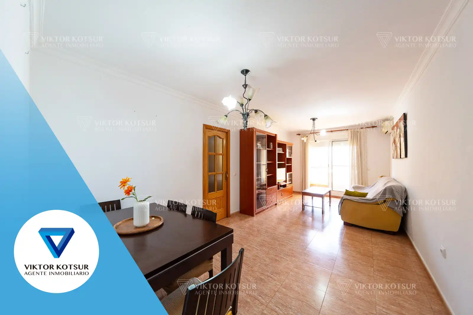 Sala de estar de Piso en venta en Roquetas de Mar con Aire acondicionado, Terraza y Amueblado
