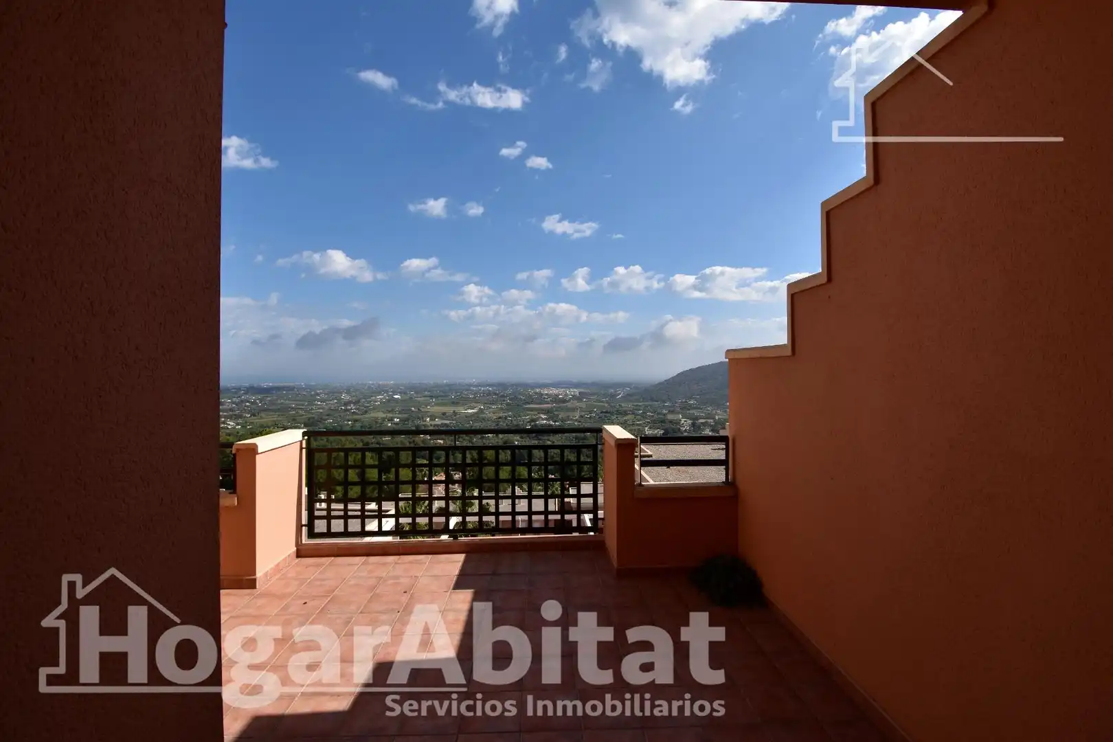 Vista exterior de Àtic en venda en Pedreguer amb Aire condicionat, Calefacció i Jardí privat