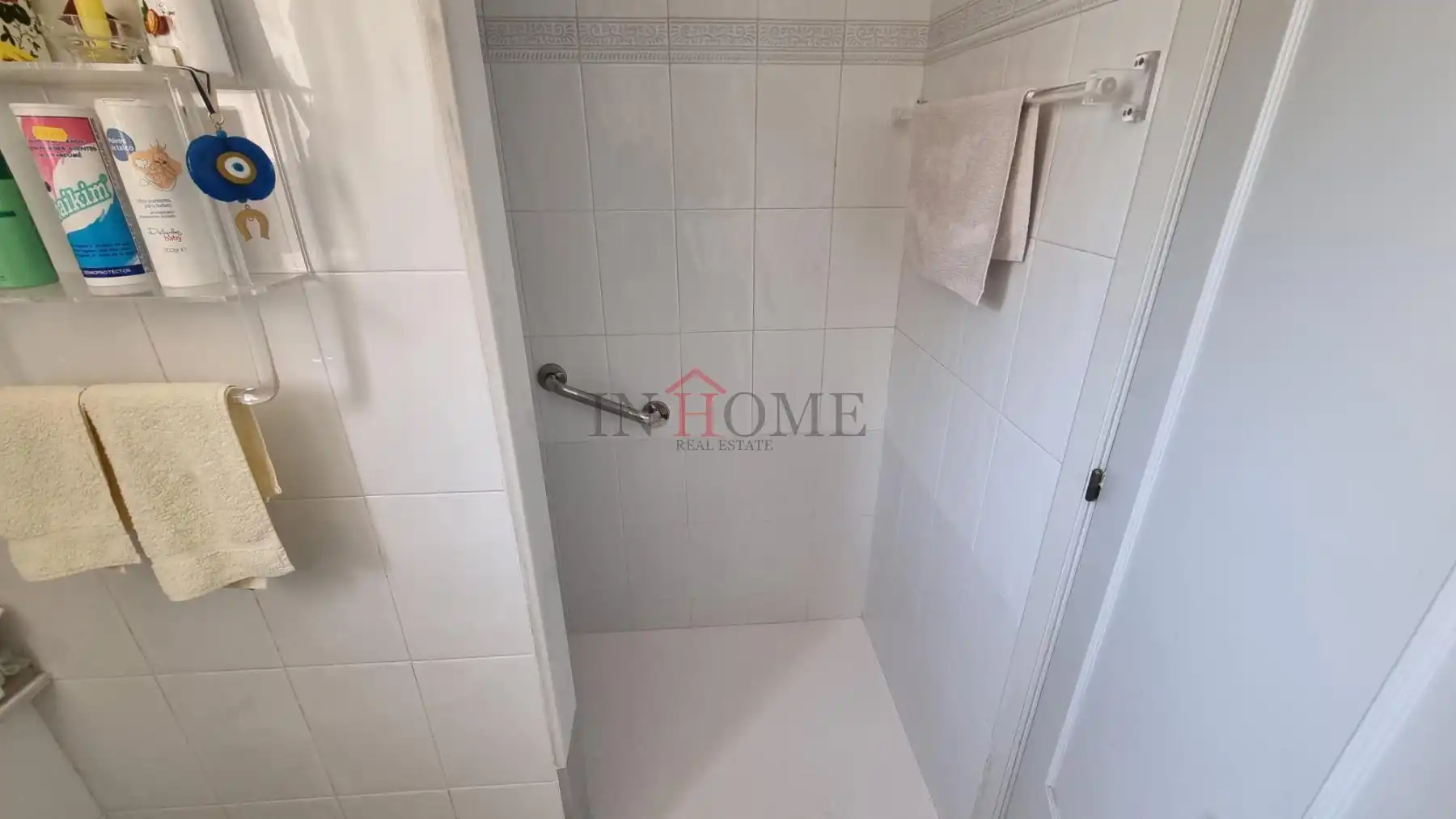 Baño de Apartamento en venta en Benidorm con Aire acondicionado y Amueblado