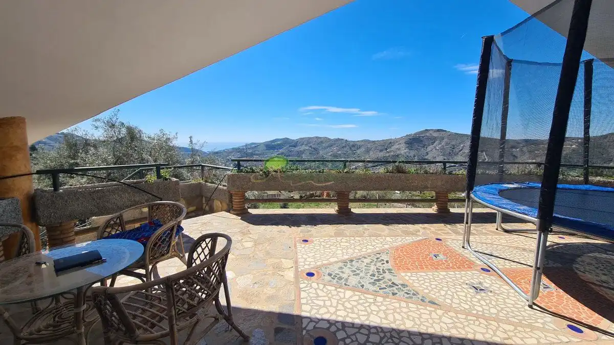 Terrassa de Finca rústica en venda en Canillas de Albaida amb Aire condicionat, Calefacció i Jardí privat