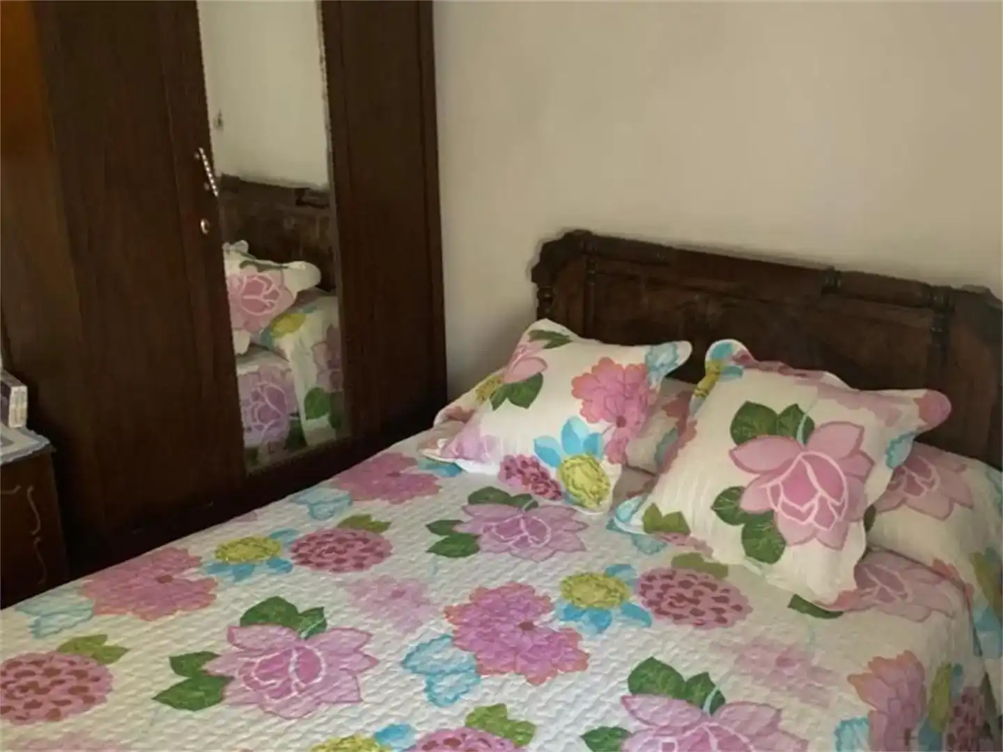 Dormitori de Casa adosada en venda en Viana do Bolo amb Jardí privat, Traster i Moblat