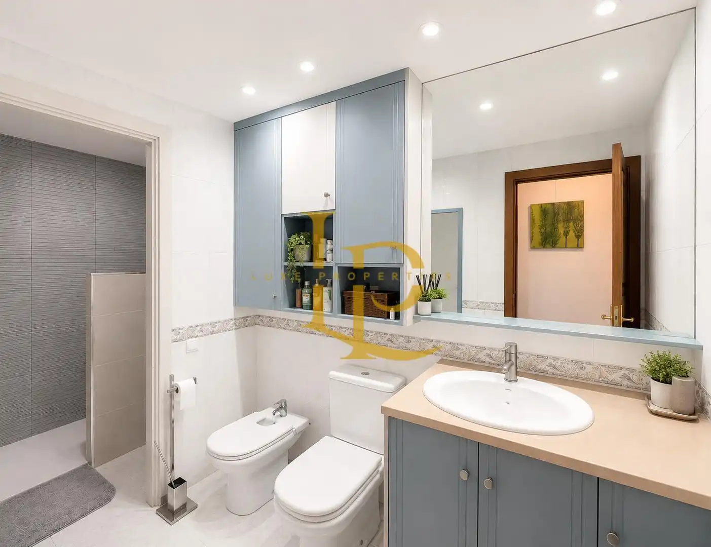 Bathroom of Attic for sale in Rubí  with Air Conditioner, Heating and Terrace