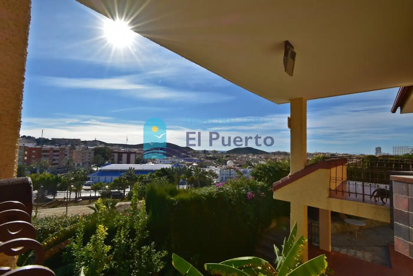 Vista exterior de Casa o xalet en venda en Mazarrón amb Aire condicionat, Calefacció i Jardí privat