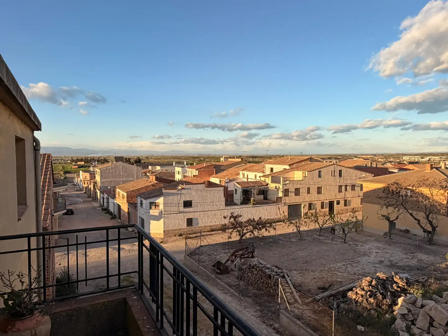 Vista exterior de Casa o xalet en venda en Arbeca amb Calefacció, Jardí privat i Piscina