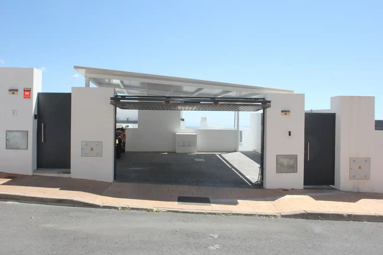 Vista exterior de Casa o xalet de lloguer en Marbella amb Moblat i Es permeten mascotes