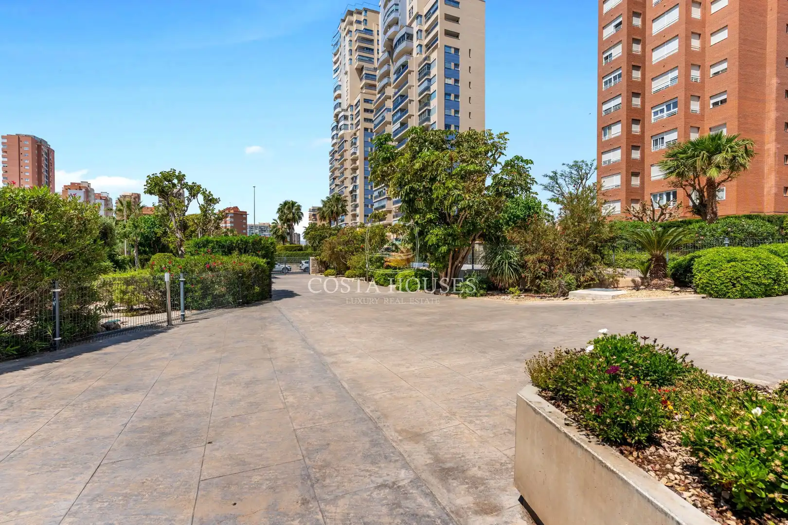 Exterior view of Attic for sale in Benidorm  with Air Conditioner, Private garden and Terrace