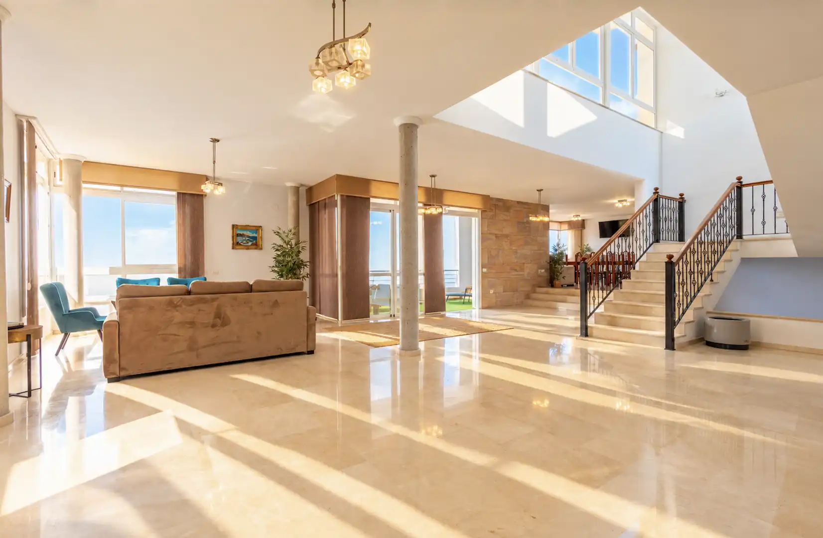 Chalet con piscina en venta en C. Aceviño, 6, imagen 9