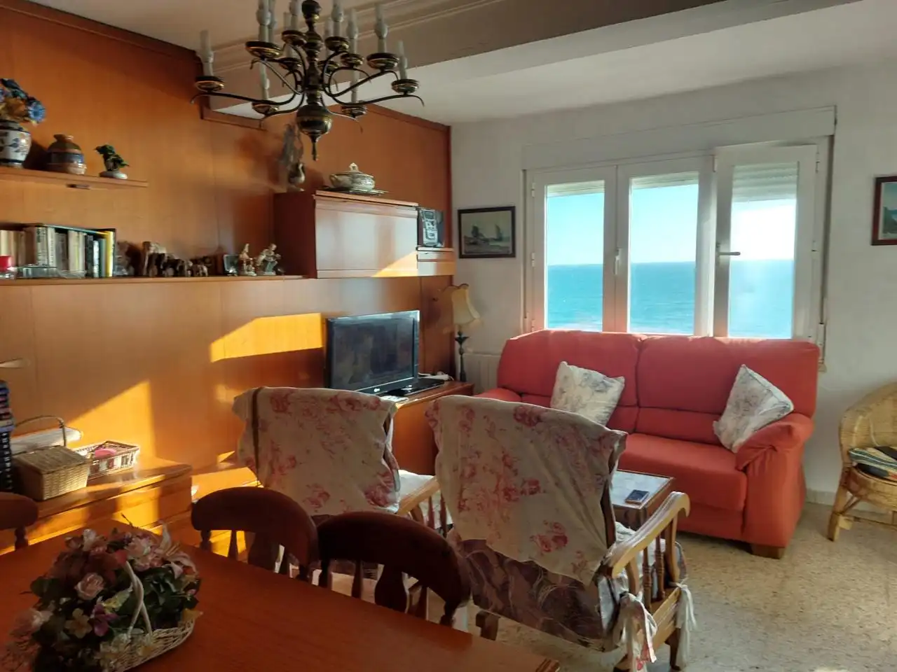 Sala de estar de Piso de alquiler en Cádiz con Balcón
