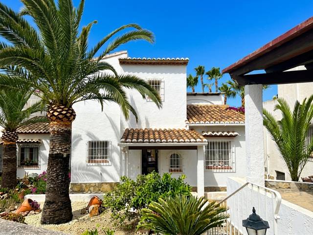 Casa-chalet en Venta en Moravit - Cap Blanc