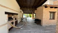 Terrassa de Casa o xalet en venda en Hontoba amb Aire condicionat, Calefacció i Jardí privat