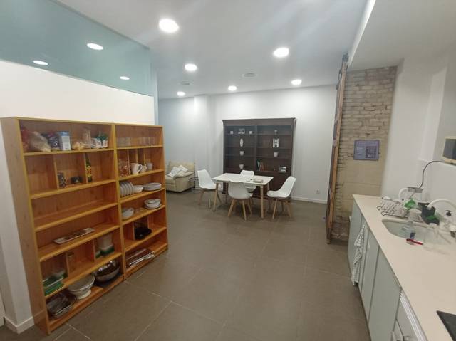 Planta baja en Alquiler en De Suècia en Exposició