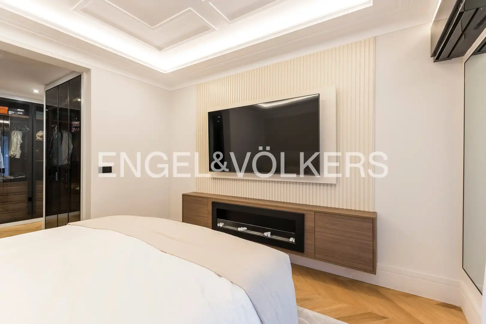 Living room of Flat for sale in Madrid  with Air Conditioner, Heating and Parquet flooring