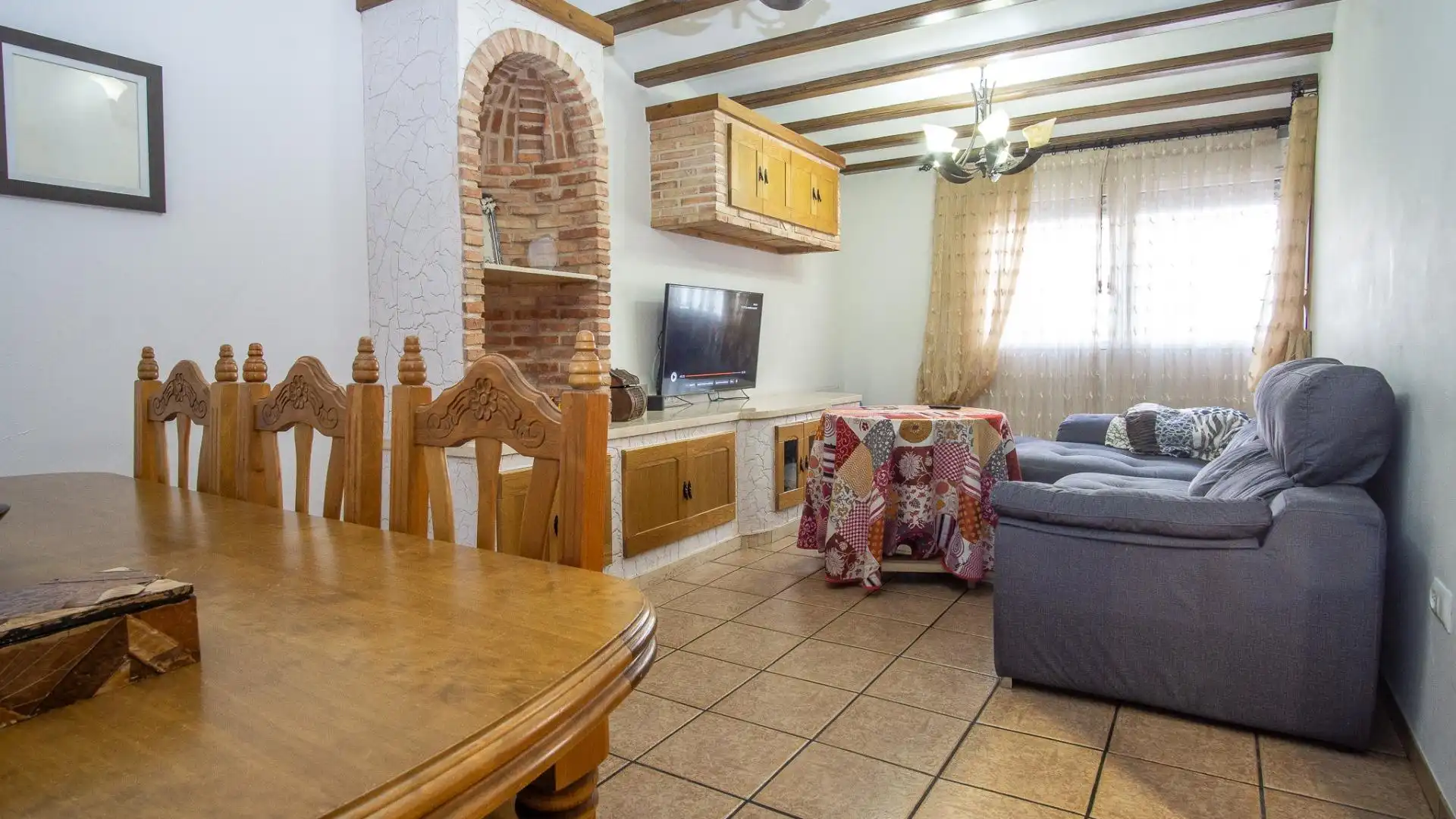 Sala d'estar de Casa adosada en venda en Petrer, Alicante