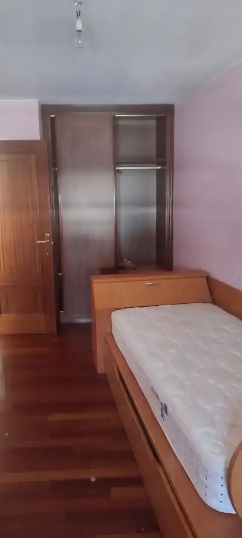 Bedroom of Flat for share in Carballo  with Furnished, Oven and Washing machine
