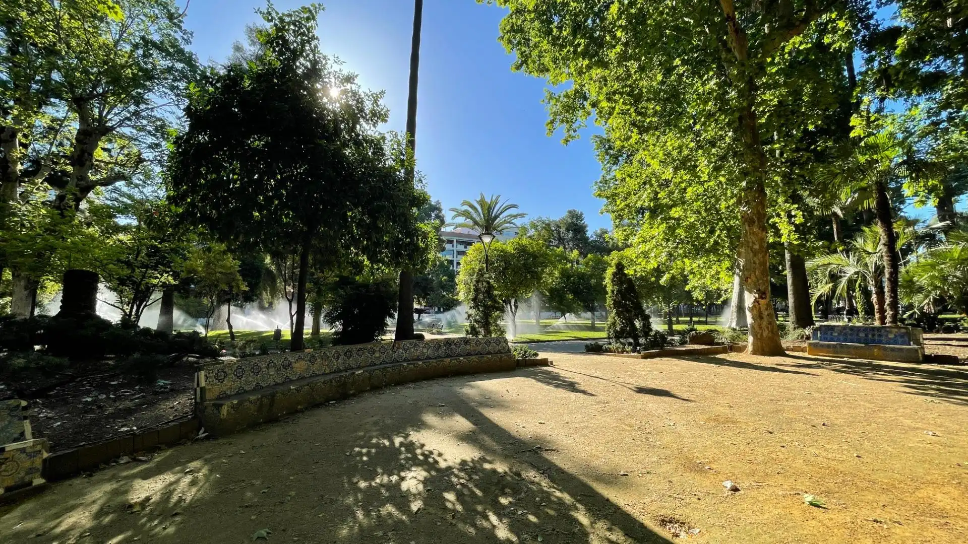 Außenansicht von Garage zum Verkauf in Córdoba