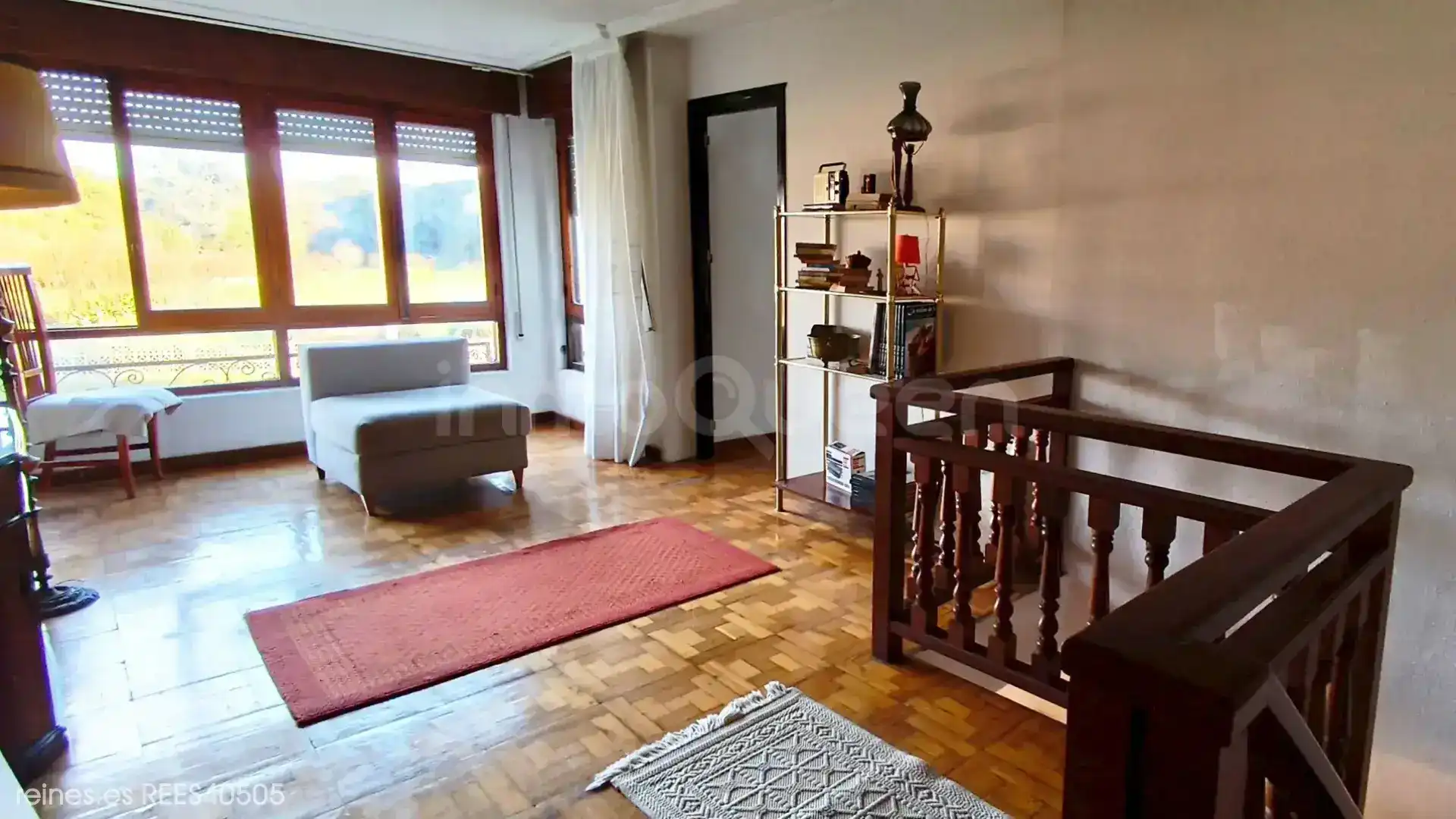 Wohnzimmer von Einfamilien-Reihenhaus zum Verkauf in Miengo mit Heizung und Privatgarten