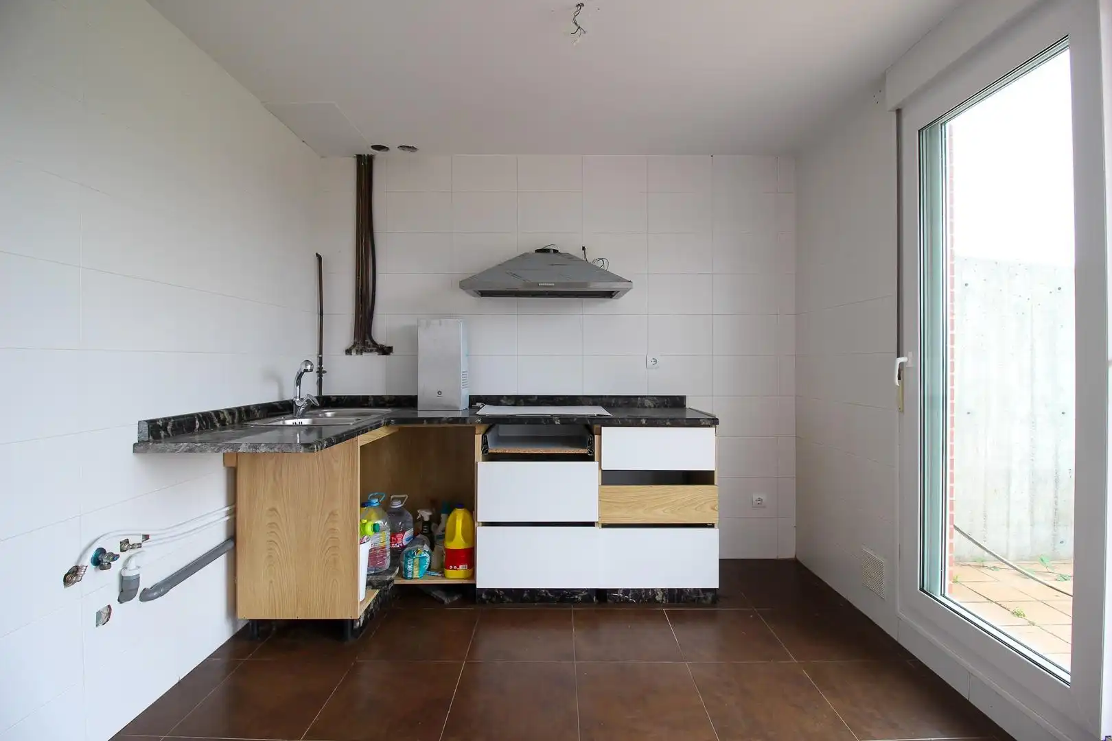 Cuina de Casa adosada en venda en Hazas de Cesto amb Calefacció, Jardí privat i Parquet