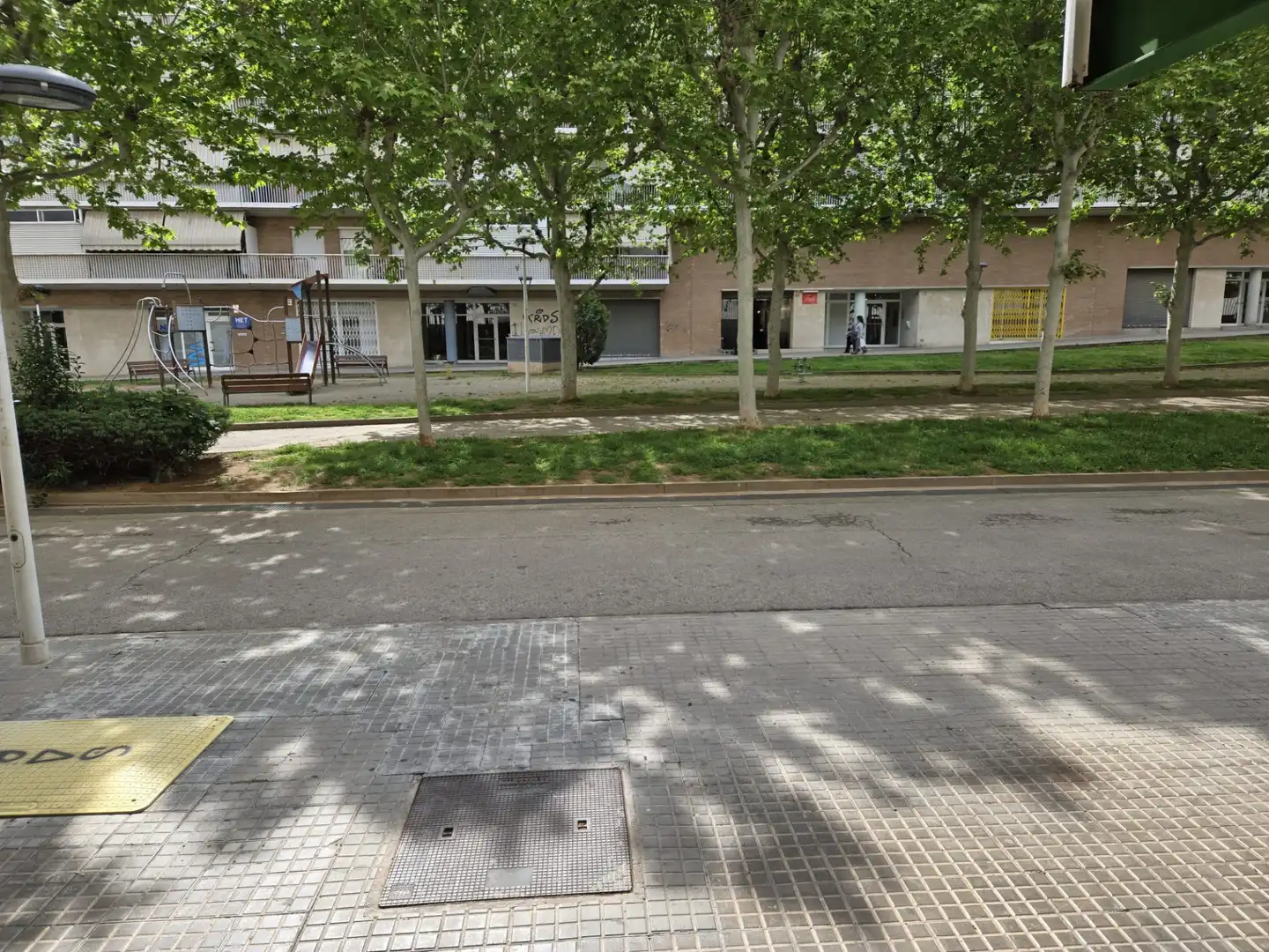 Vista exterior de Piso en venta en Sant Andreu de la Barca con Balcón y Alarma