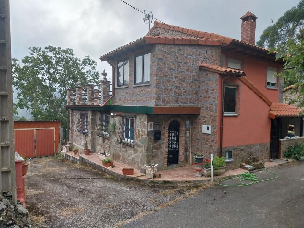 Exterior view of House or chalet for sale in Illas  with Furnished