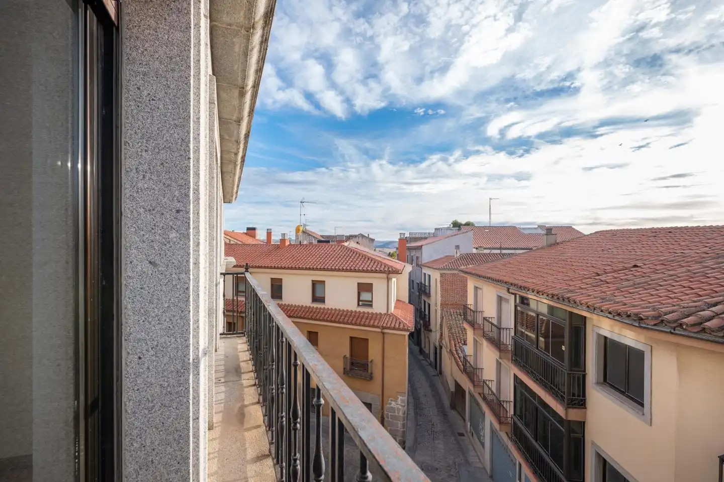 Vista exterior de Pis en venda en Ávila amb Calefacció, Parquet i Terrassa