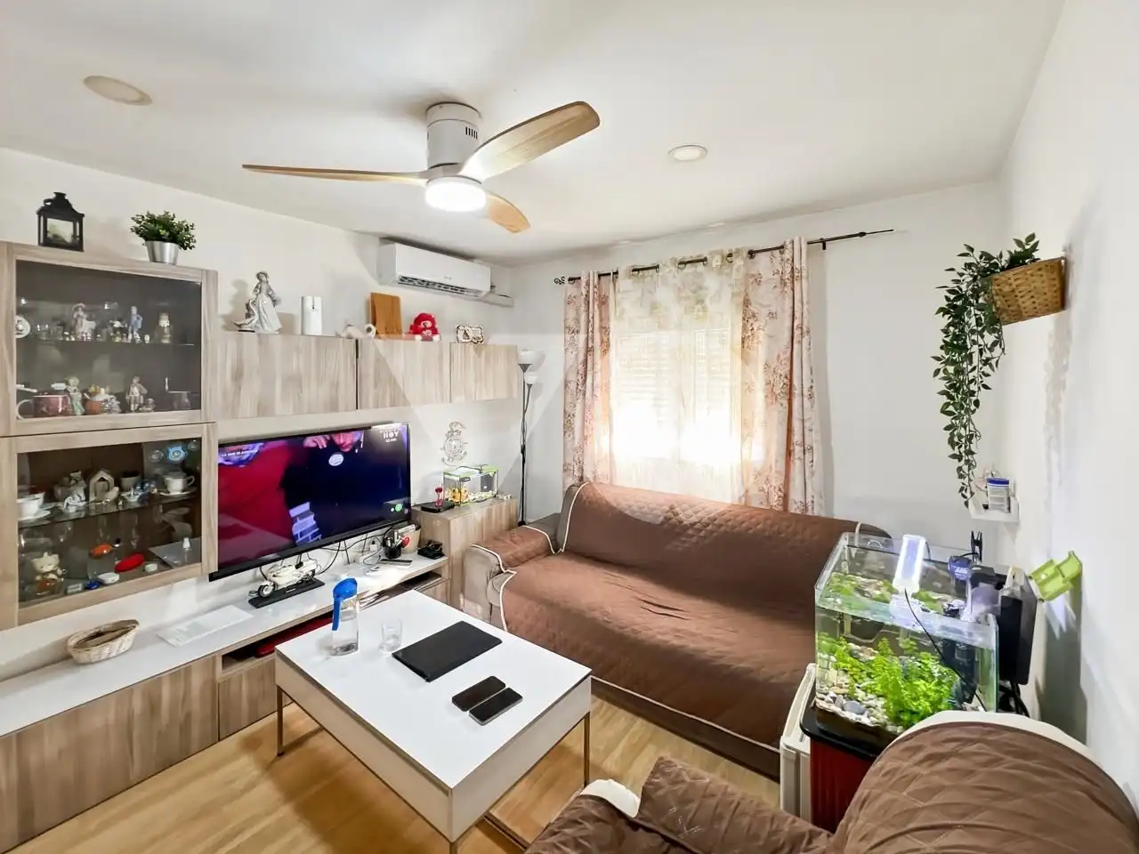 Living room of Flat for sale in Madrid  with Air Conditioner and Heating