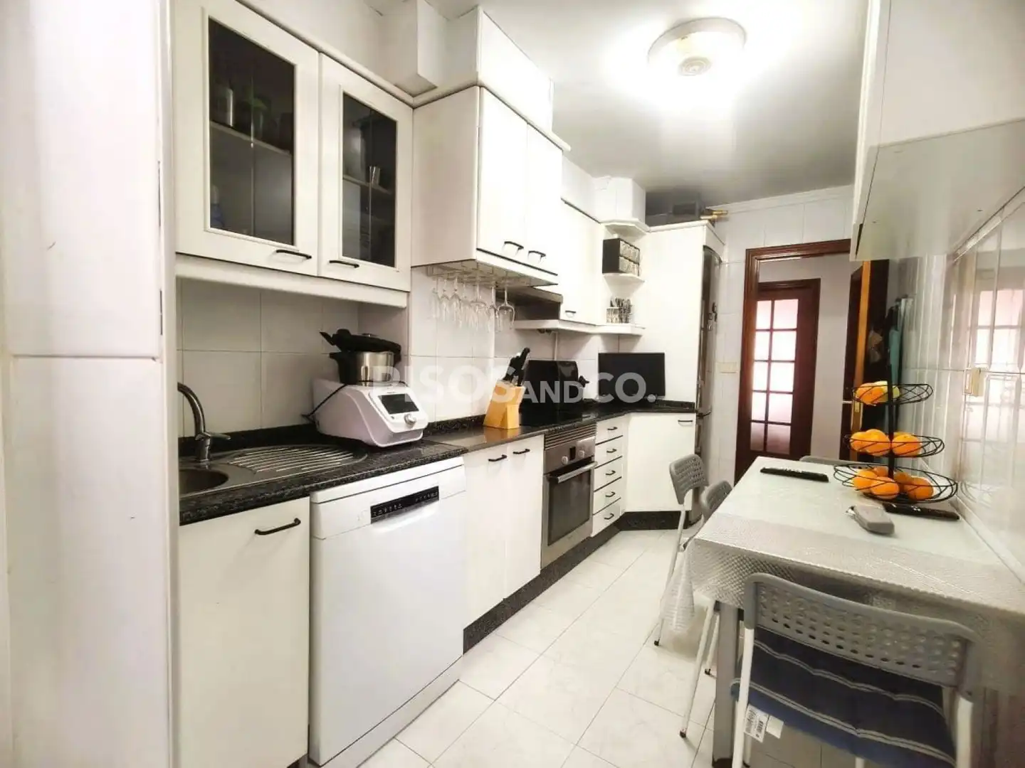 Cocina de Piso en venta en A Coruña Capital  con Trastero y Amueblado