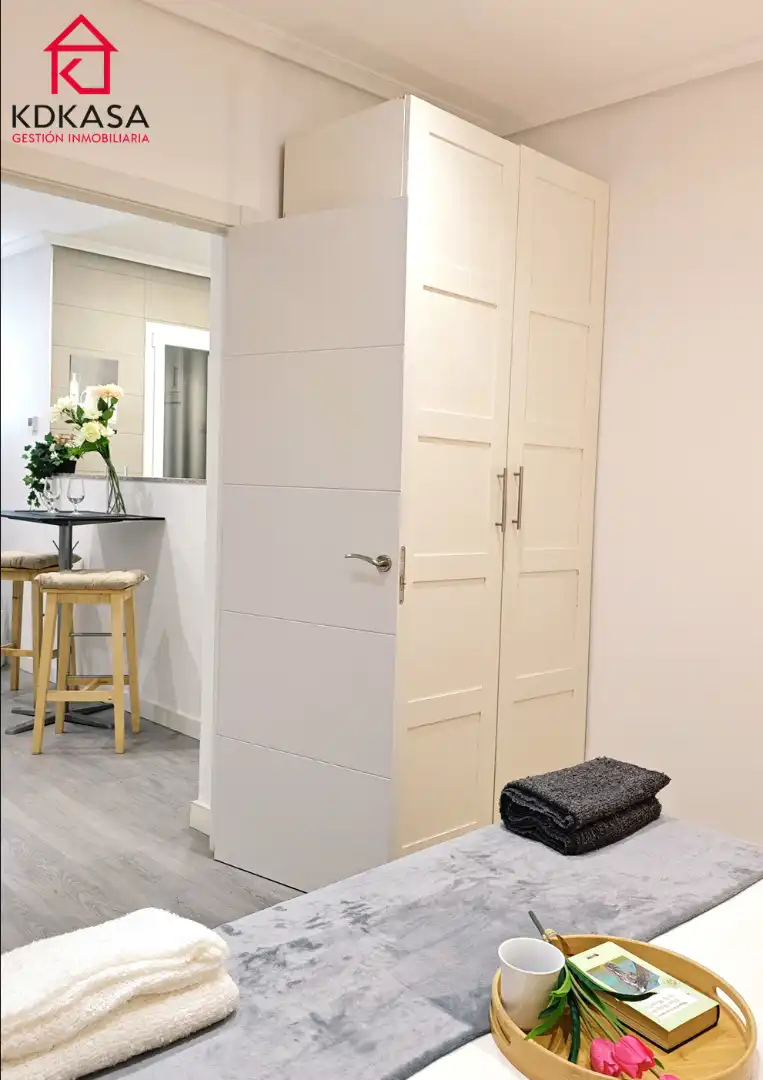 Habitación de Piso en venta en Madrid con Calefacción, Horno y Lavadora