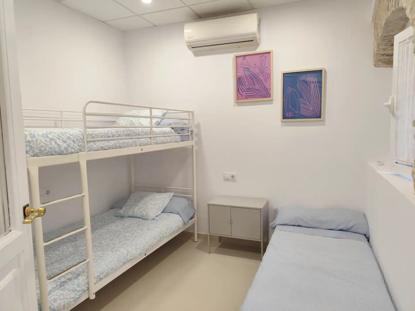 Ground floor for rent in Calle Santo Domingo, Centro - Calzada - Cabo Noval