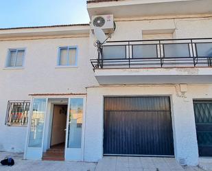 Exterior view of Single-family semi-detached for sale in Fuente El Saz de Jarama  with Air Conditioner, Heating and Private garden