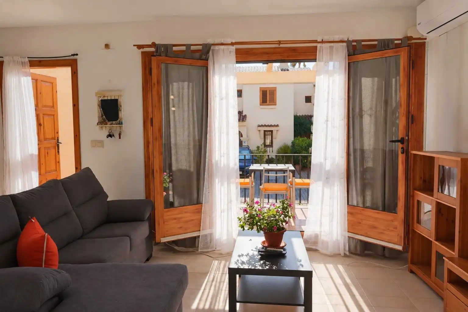 Casa a schiera con piscina in affitto a Avenida Avenida Escandinàvia 63, imagen 5