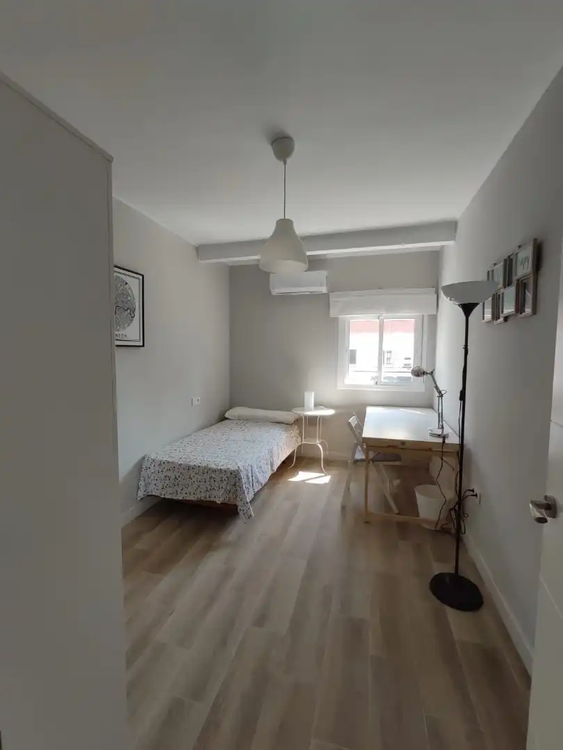 Habitación de Piso para compartir en Sevilla con Aire acondicionado, Amueblado y Horno