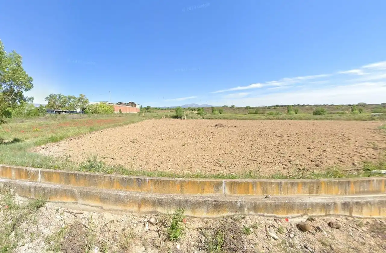 Land for sale in Viana