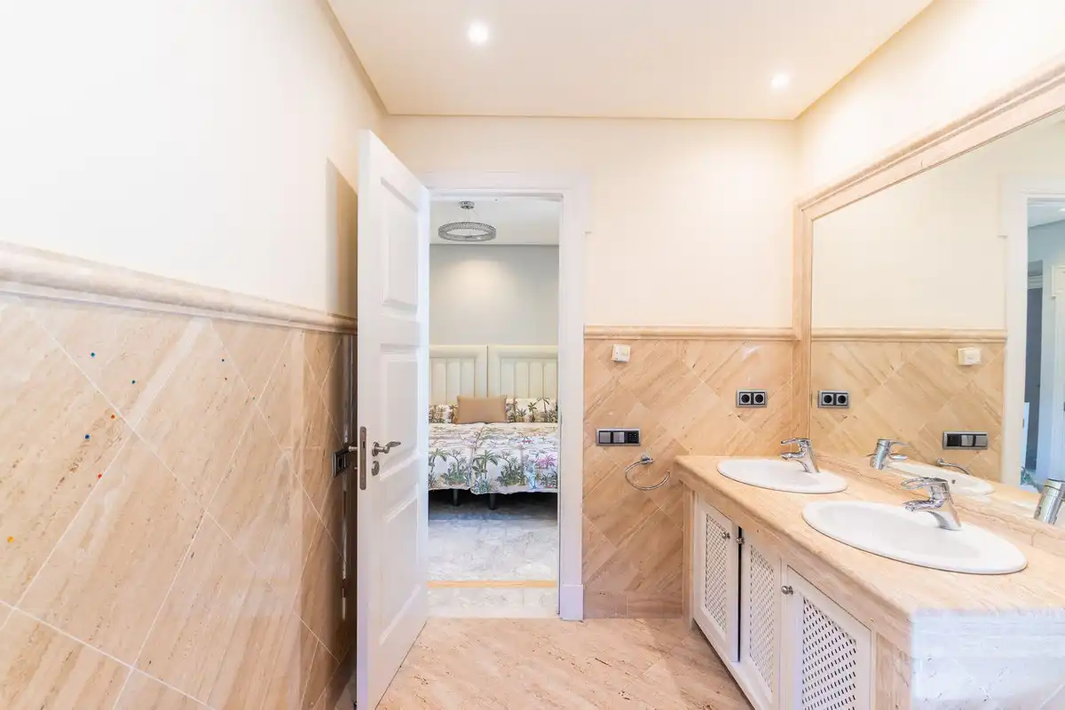 Piso con ascensor en venta en Río Real - Los Monteros, imagen 26