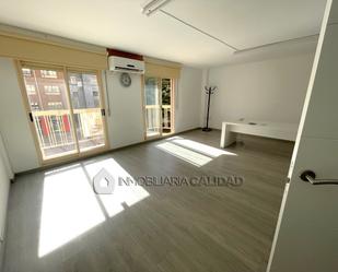 Sala d'estar de Oficina de lloguer en Burgos Capital amb Terrassa