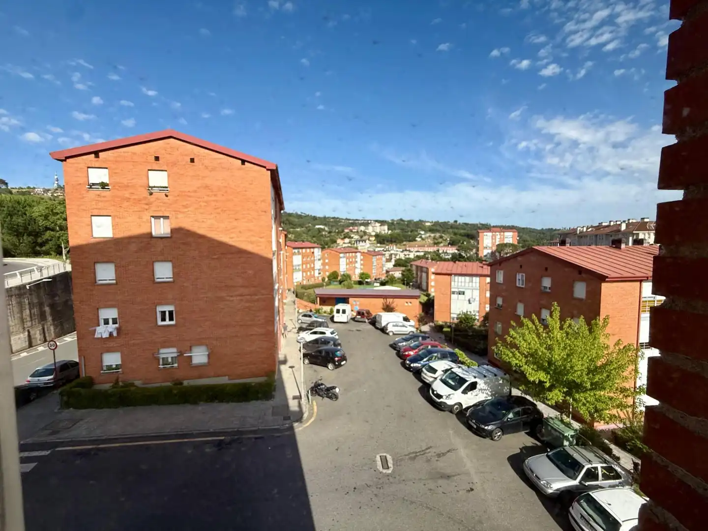 Aparcament de Pis de lloguer en Ourense Capital  amb Aire condicionat, Moblat i Piscina comunitària