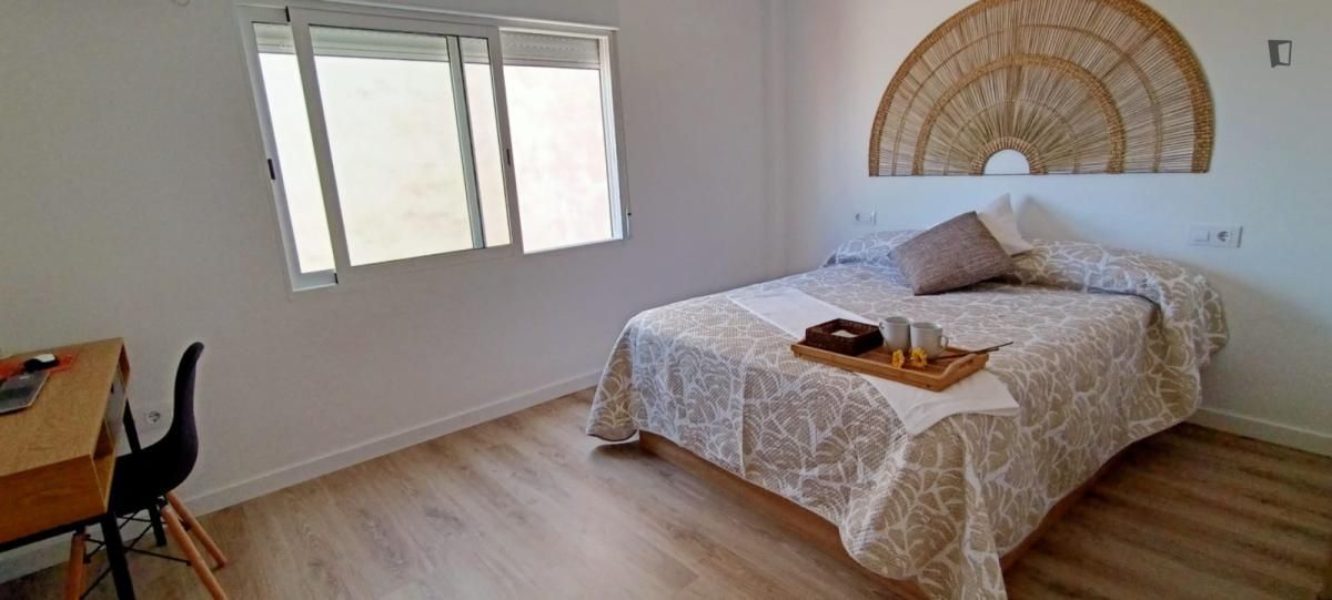 Bedroom of Apartment to share in  Valencia Capital  with Air Conditioner, Heating and Furnished