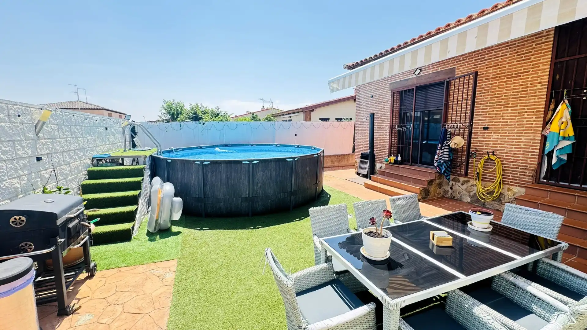 Piscina de Casa o xalet en venda en Cedillo del Condado amb Aire condicionat, Calefacció i Jardí privat