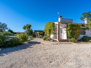 Villa mit Pool zum Verkauf in Camí de les Barraques 17