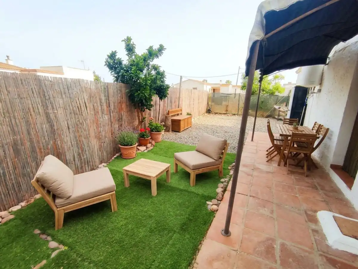 Terrassa de Finca rústica de lloguer en Málaga amb Aire condicionat, Jardí privat i Moblat