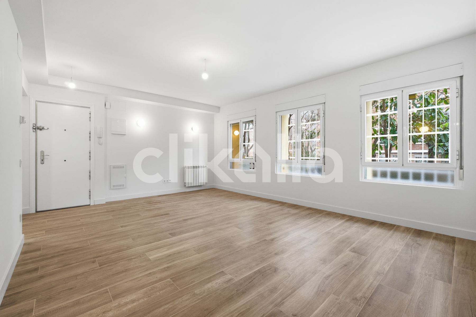 Bedroom of Flat for sale in  Madrid Capital  with Air Conditioner, Heating and Storage room