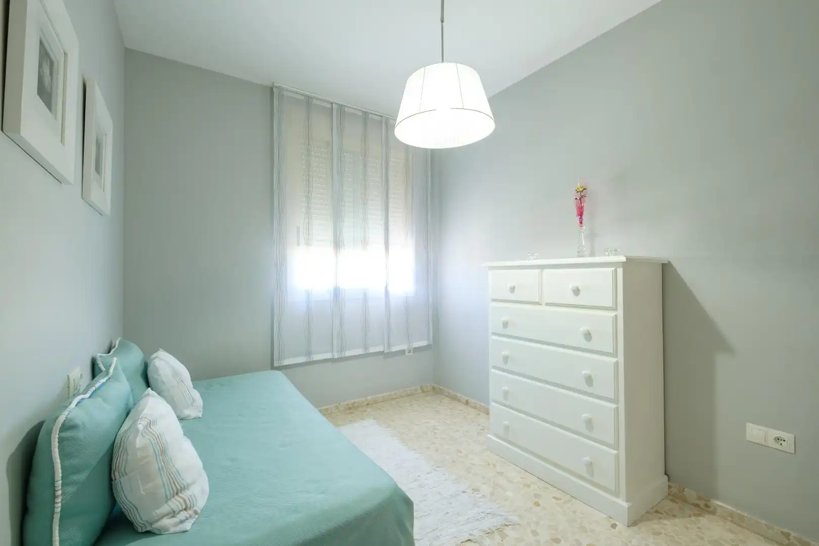 Habitación de Piso en venta en Alcalá de Guadaira con Aire acondicionado, Jardín privado y Terraza