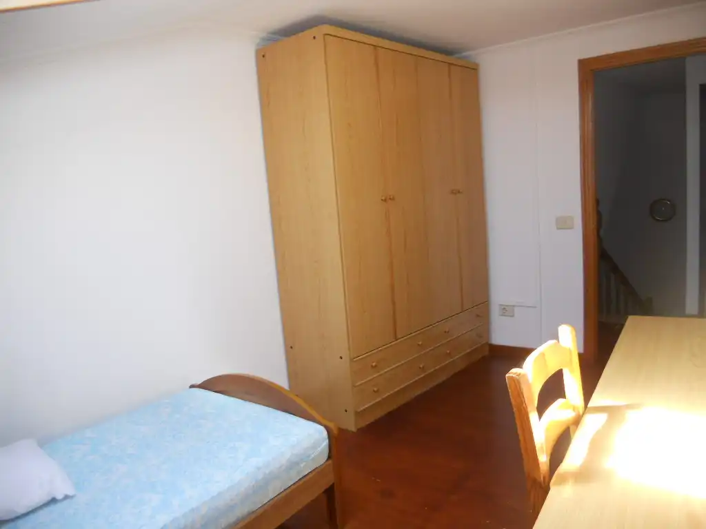 Bedroom of Flat for rent in Santiago de Compostela   with Heating, Furnished and Oven