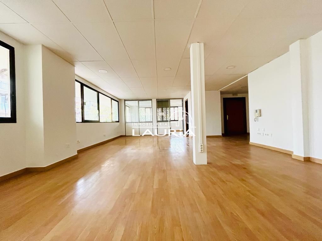 Büro zur Miete in Jaume Roig