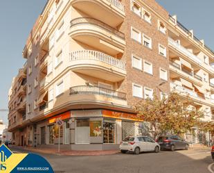 Vista exterior de Pis en venda en Torrevieja amb Calefacció, Terrassa i Traster