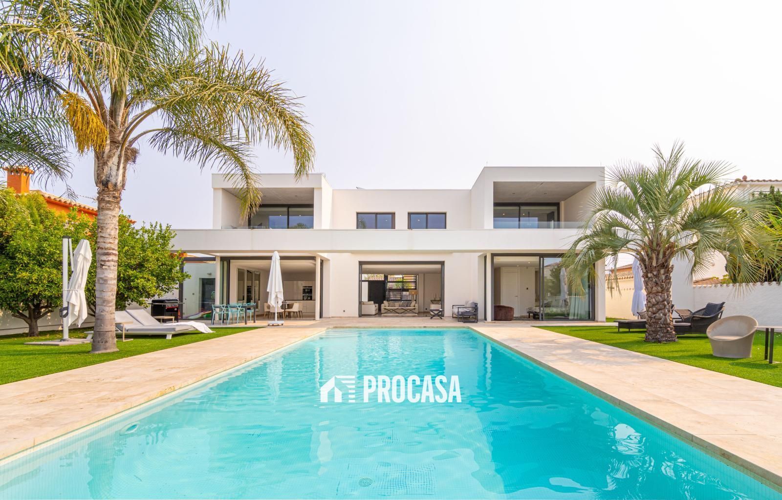 House or chalet for sale in Peni, Peni