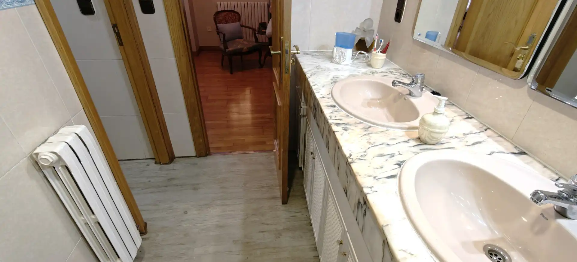Bathroom of Flat for sale in Zaragoza  with Air Conditioner, Heating and Parquet flooring