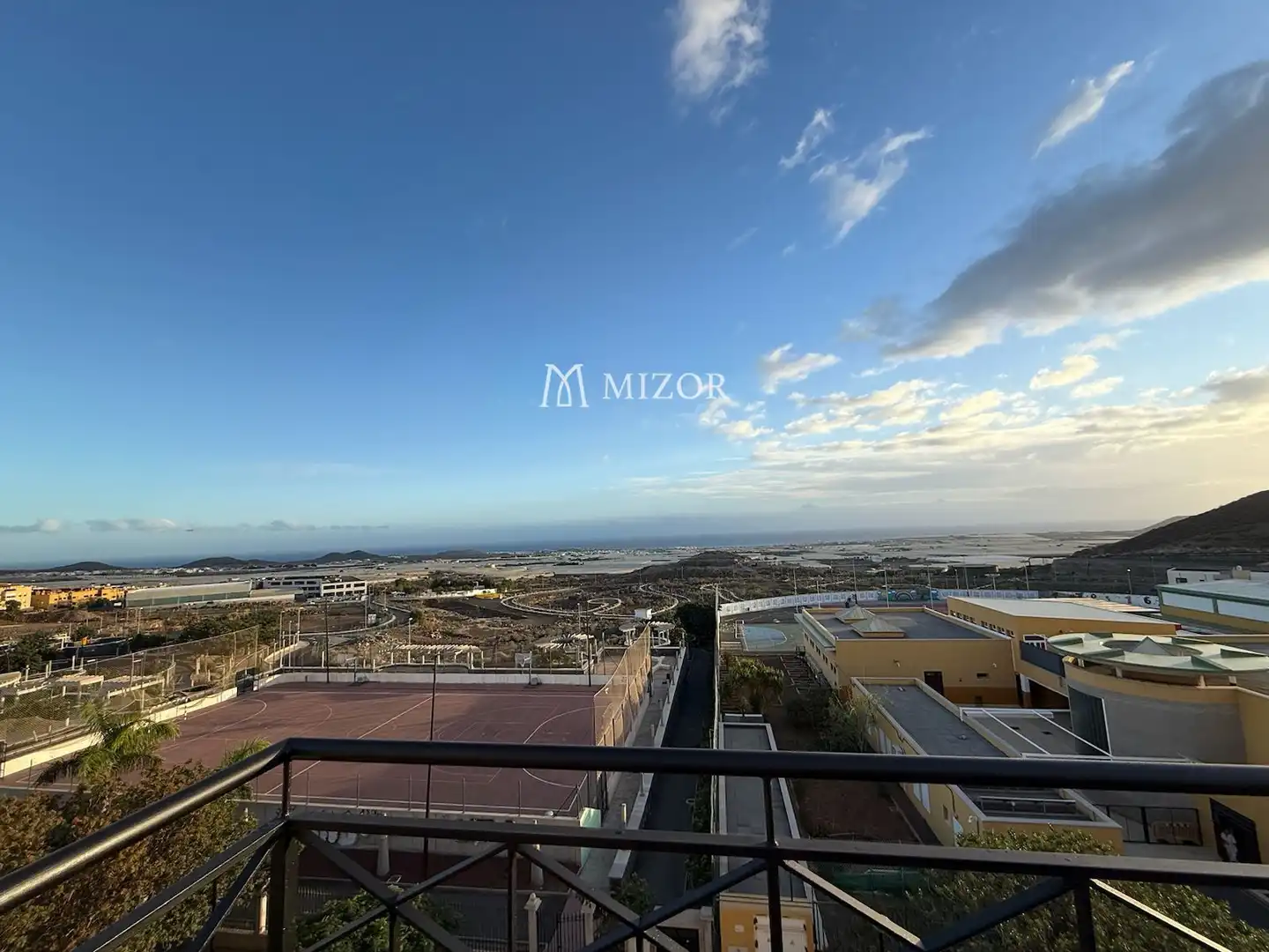 Exterior view of Attic for sale in Cho - Parque de la Reina