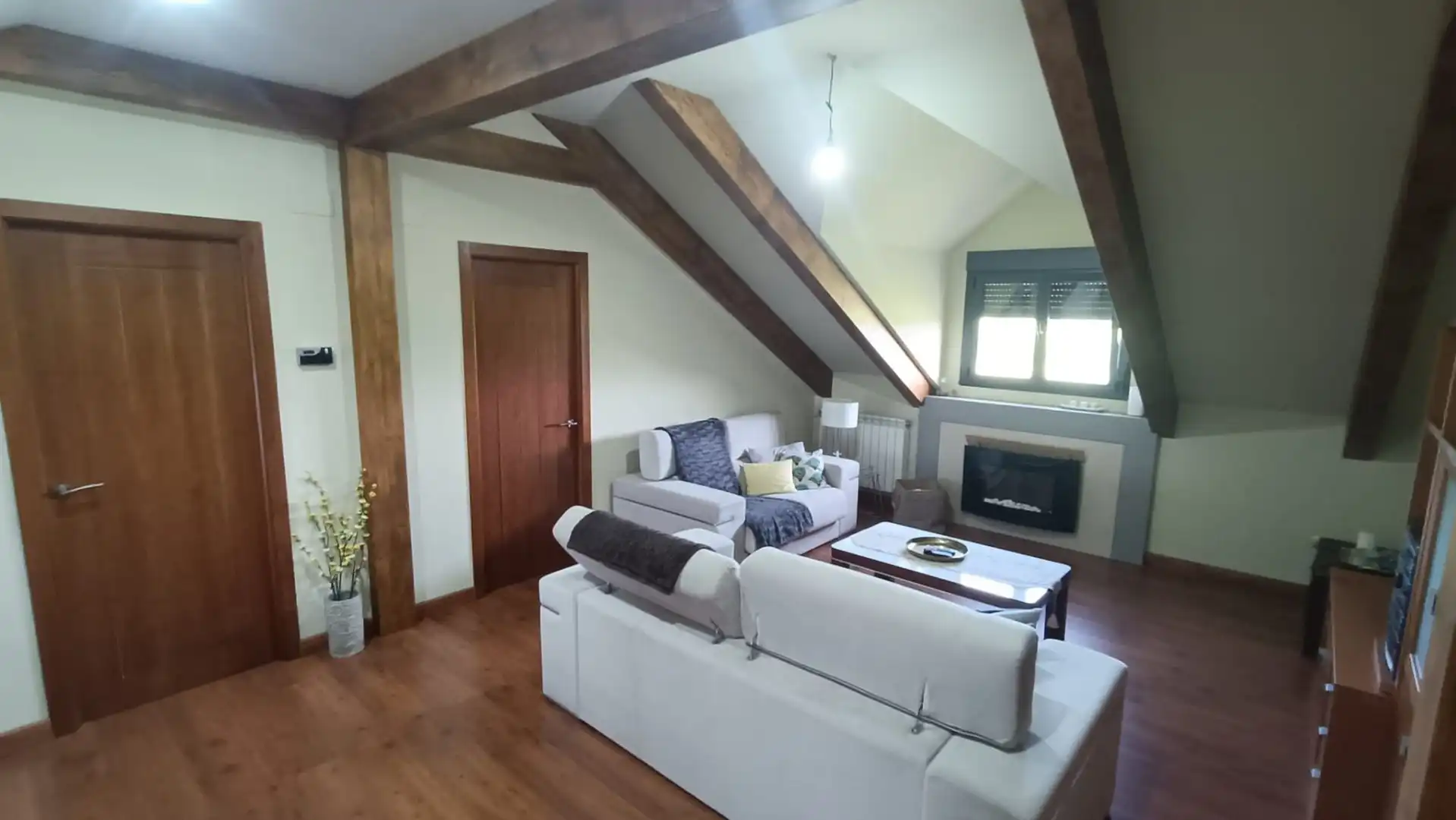 Sala d'estar de Casa o xalet en venda en Carracedelo amb Calefacció, Jardí privat i Terrassa
